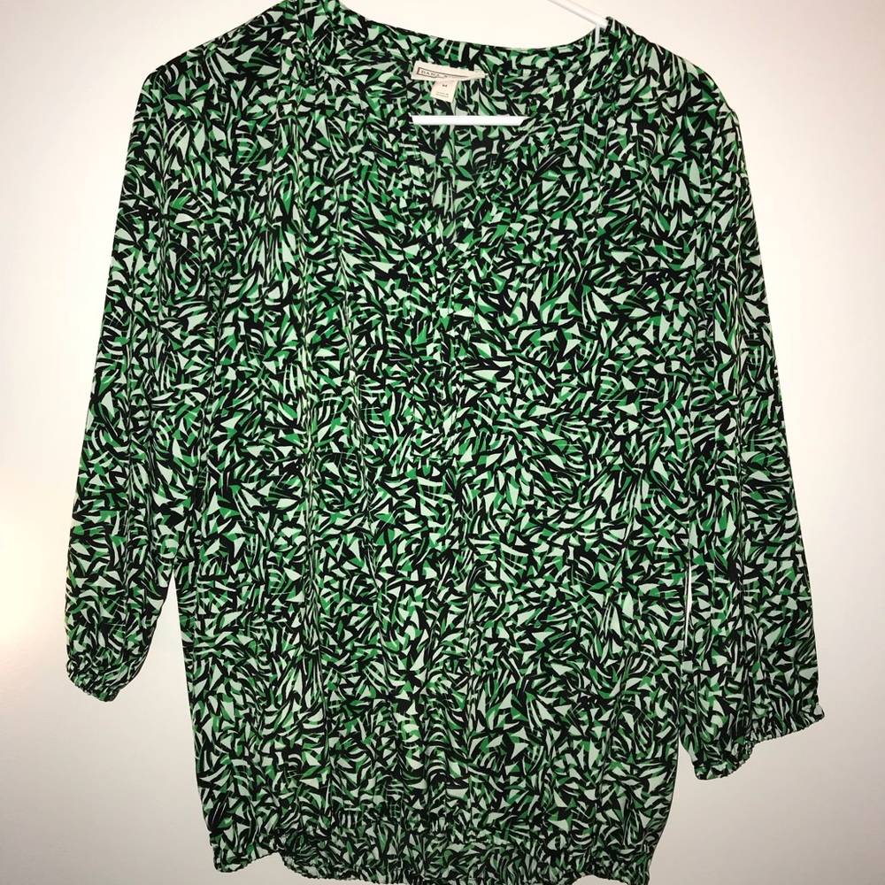 Green pattern blouse